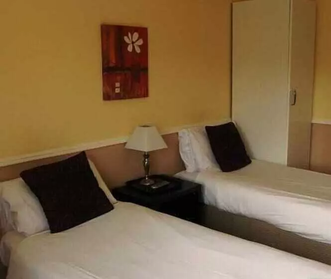 Retkeilymaja The Admiral Cunningham