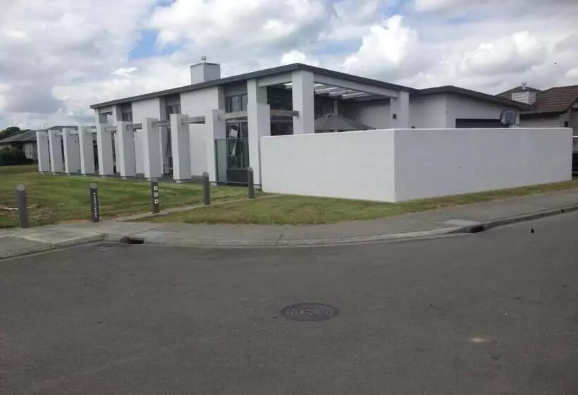 Aamiaismajoitus (B&B) Accommodation In Frimley