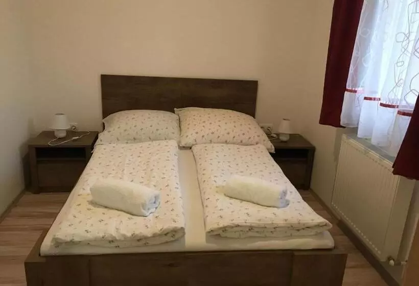 Aamiaismajoitus (B&B) Balaton Panzió