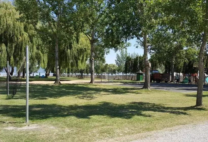 Aamiaismajoitus (B&B) Balaton Panzió