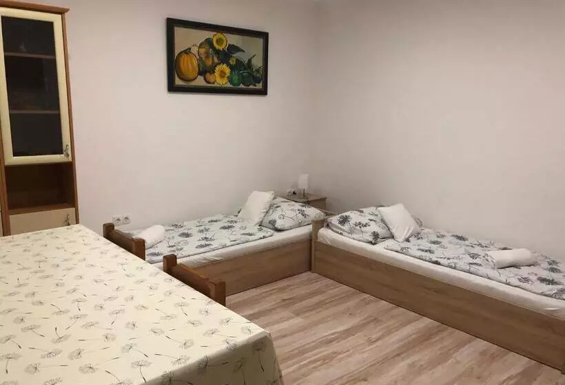 Aamiaismajoitus (B&B) Balaton Panzió