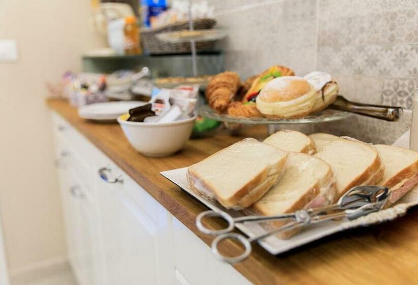 تختخواب و صبحانه Maison Degli Artisti