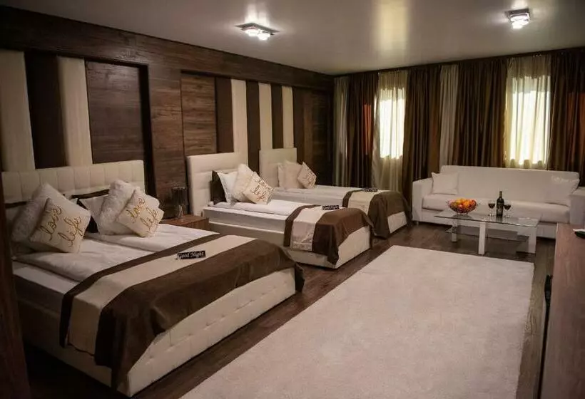 Hotelli Acktion Deluxe