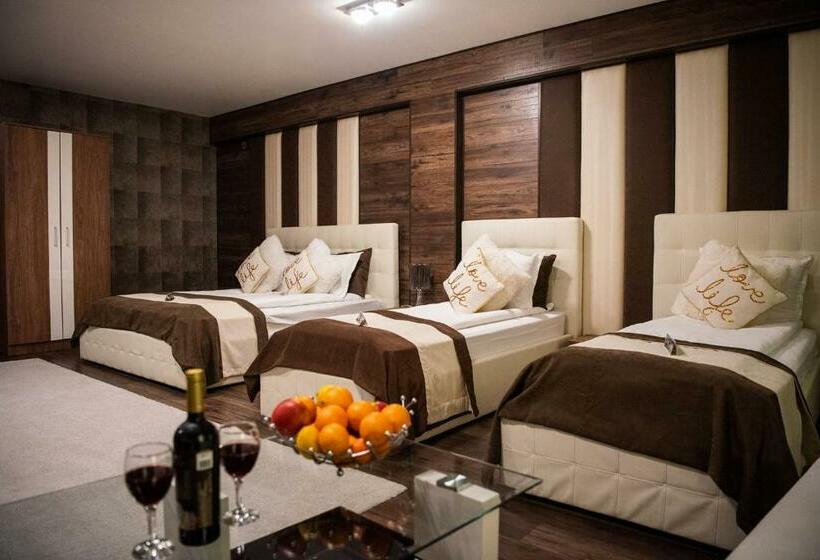 בית מלון כפרי Acktion Deluxe