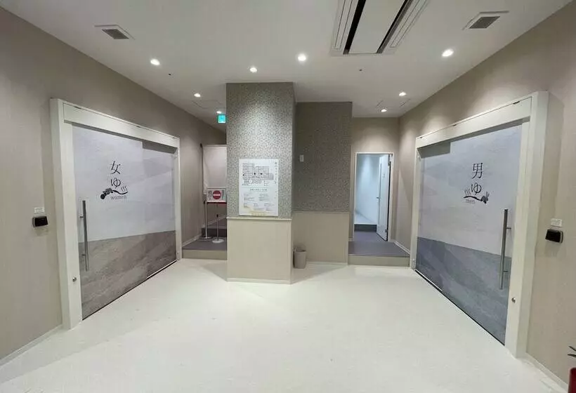Hotelli Crystal Plaza