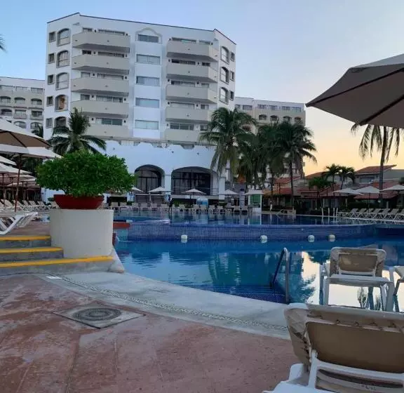 Hotelli Enna Inn Ixtapa Habitación Vista Al Mar