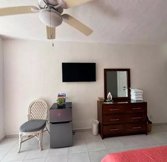 Hotelli Enna Inn Ixtapa Habitación Vista Al Mar