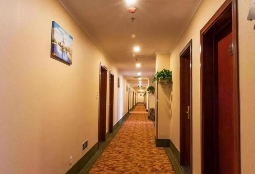 Hotelli Greentree Inn Beijing Daxing District Yufa Town New Airport Express