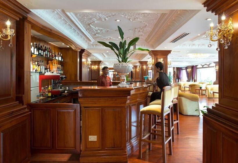 فندق Regency Classical Angkor