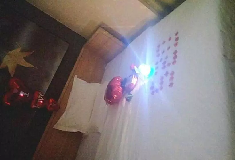 Iu Hotel Yining Shanghai City