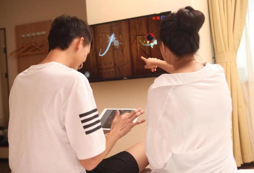 Iu Hotel Yining Shanghai City