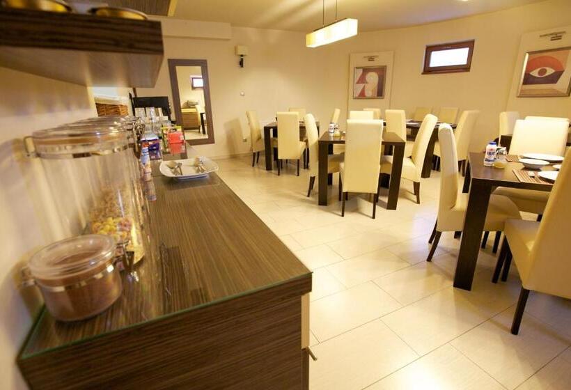 پانسیون Airport Wellness Panzio