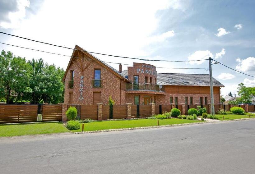 پانسیون Airport Wellness Panzio