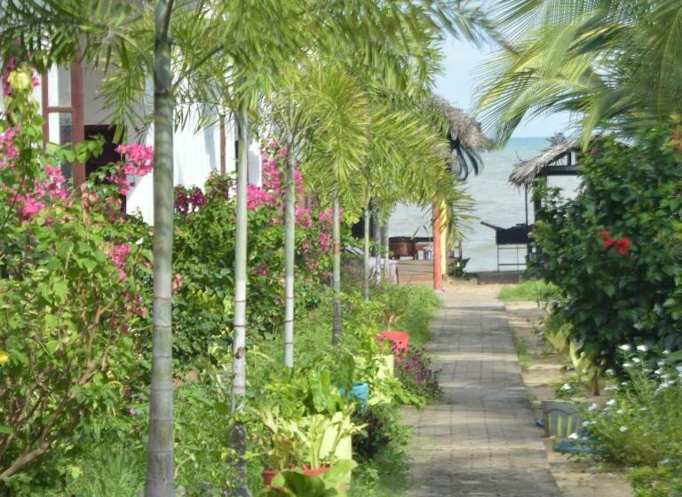 Пансион Feel The Waves