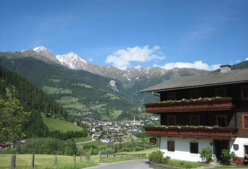 Majatalo Gästeheim Pötscher