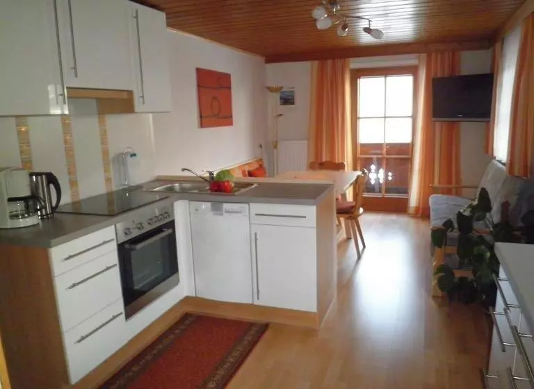 Majatalo Gästeheim Pötscher