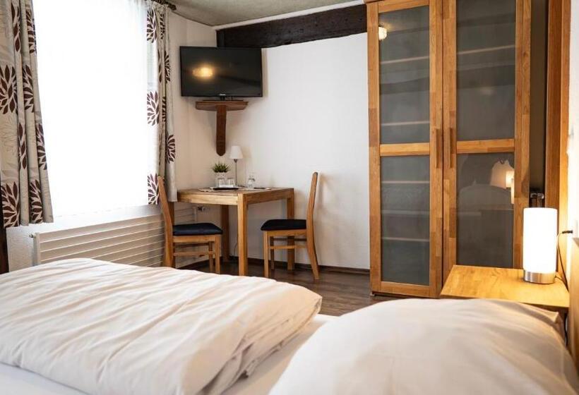 ペンション Royal