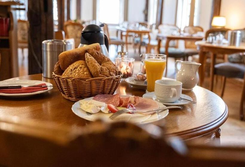 ペンション Royal