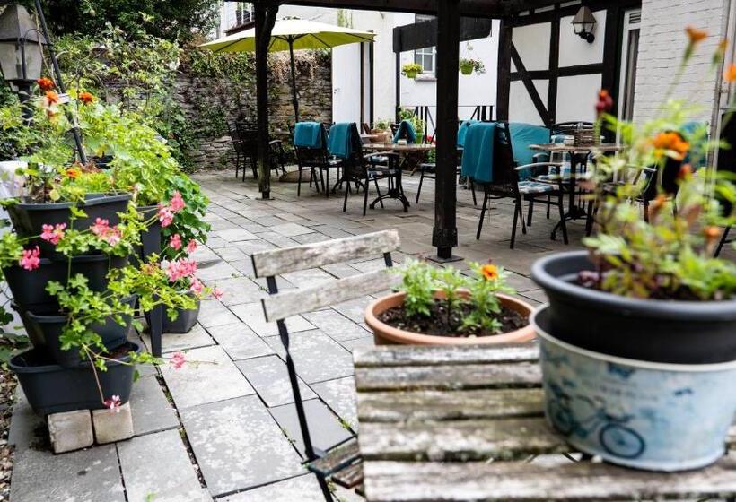 ペンション Royal