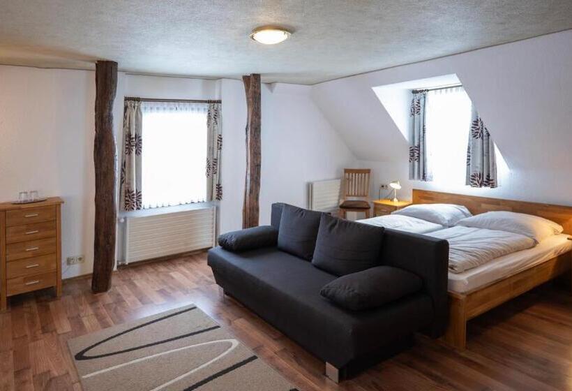 ペンション Royal