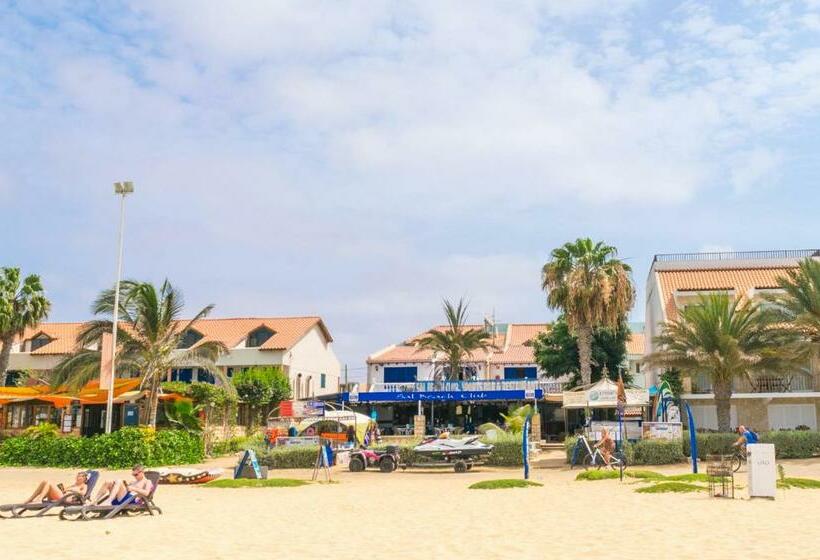 استراحتگاه Sal Beach Club