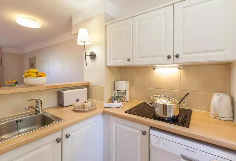 Résidence Pierre & Vacances Le Hameau De La Pinède