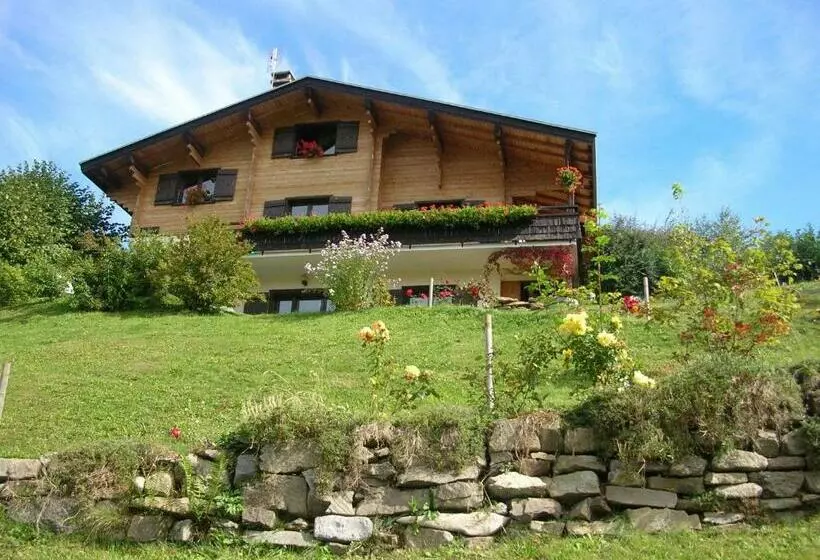 ベッドアンドブレックファースト Chambre D'hôtes La Trace