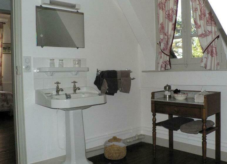 تختخواب و صبحانه Chambres D'hôtes Les Charmettes