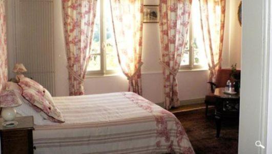 تختخواب و صبحانه Chambres D'hôtes Les Charmettes