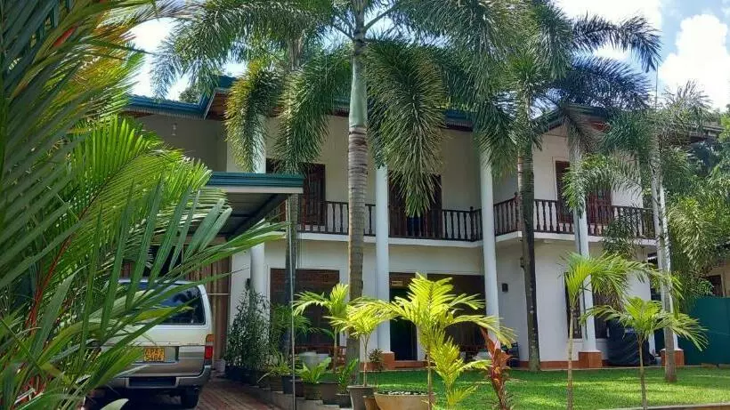 تختخواب و صبحانه Elephant Reach Villa Pinnawala