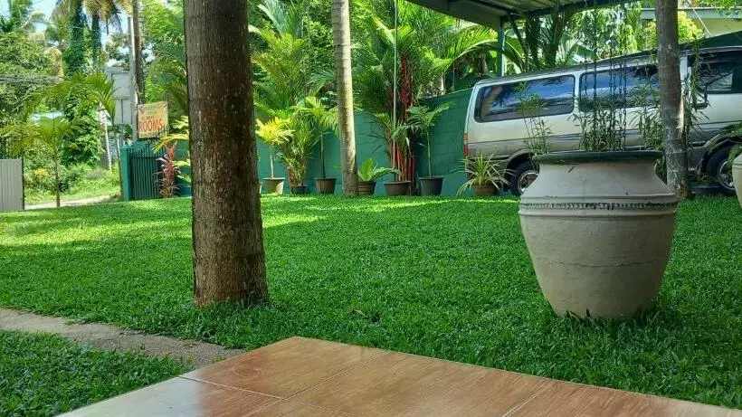 تختخواب و صبحانه Elephant Reach Villa Pinnawala