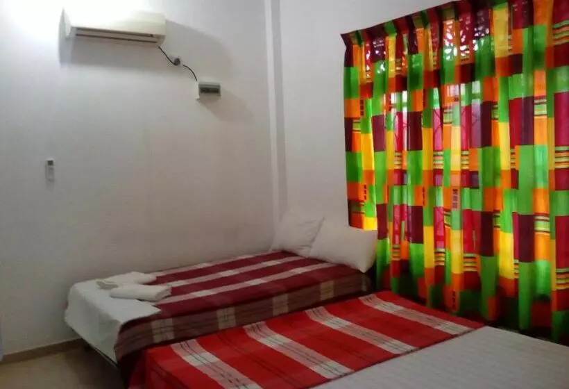 تختخواب و صبحانه Elephant Reach Villa Pinnawala