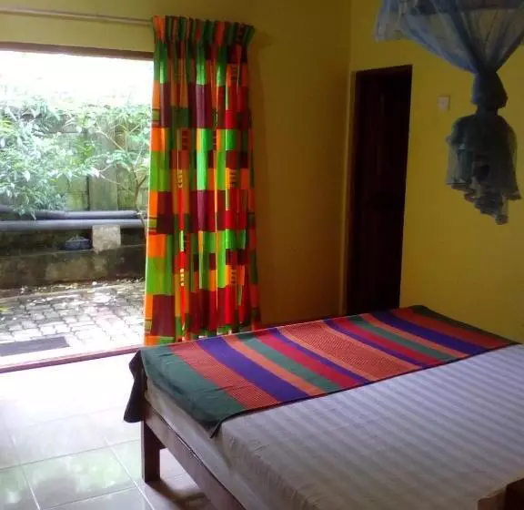 تختخواب و صبحانه Elephant Reach Villa Pinnawala