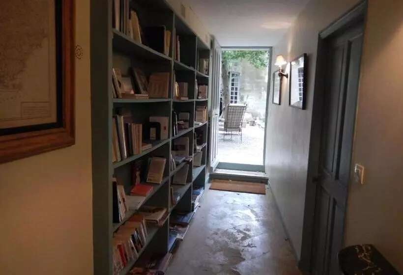 ベッドアンドブレックファースト Face Au Palais