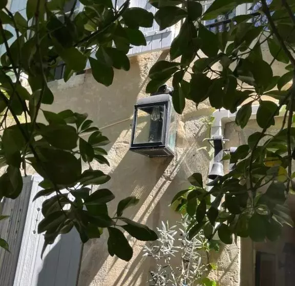 ベッドアンドブレックファースト Face Au Palais