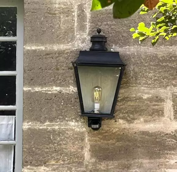 ベッドアンドブレックファースト Face Au Palais