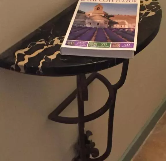 ベッドアンドブレックファースト Face Au Palais