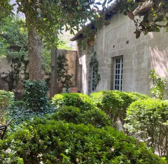 ベッドアンドブレックファースト Face Au Palais