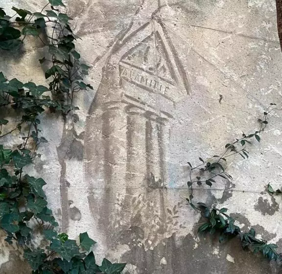 ベッドアンドブレックファースト Face Au Palais