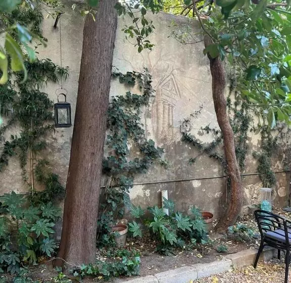 ベッドアンドブレックファースト Face Au Palais