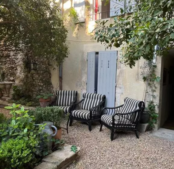 ベッドアンドブレックファースト Face Au Palais