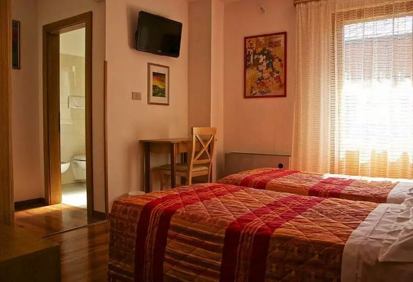 ホテル Albergo Ristorante Iris