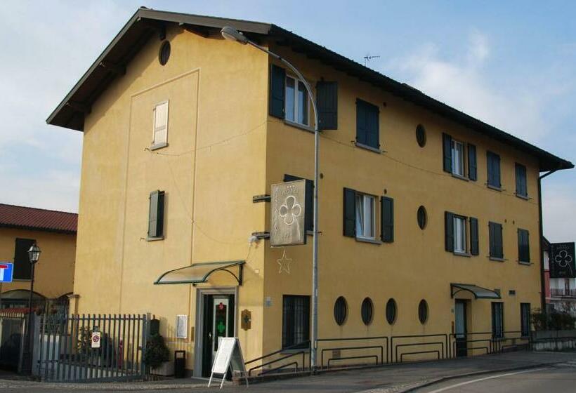 בית מלון כפרי Albergo Ristorante Quadrifoglio