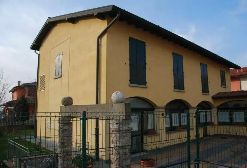 ホテル Albergo Ristorante Quadrifoglio