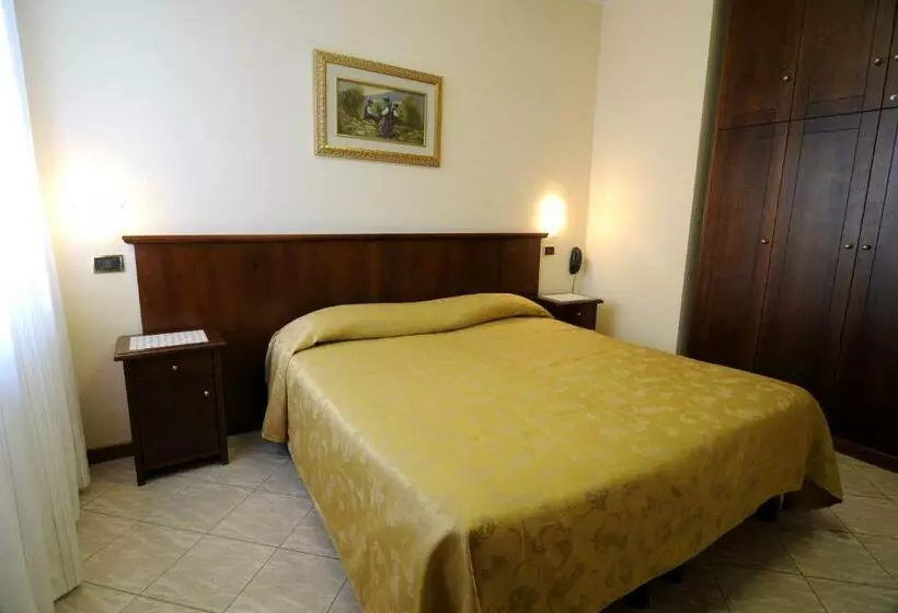 ホテル Albergo Ristorante Quadrifoglio