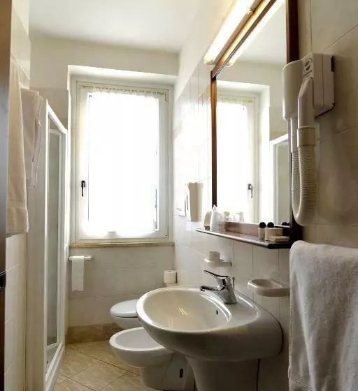 ホテル Albergo Ristorante Quadrifoglio
