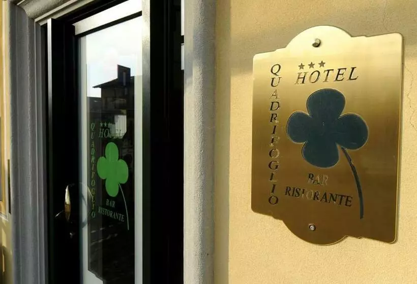 ホテル Albergo Ristorante Quadrifoglio