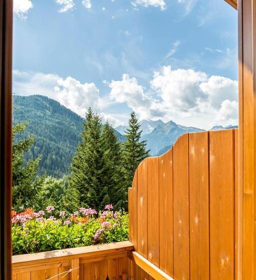 בית מלון כפרי Garni La Stua