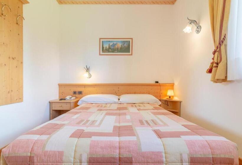 בית מלון כפרי Garni La Stua