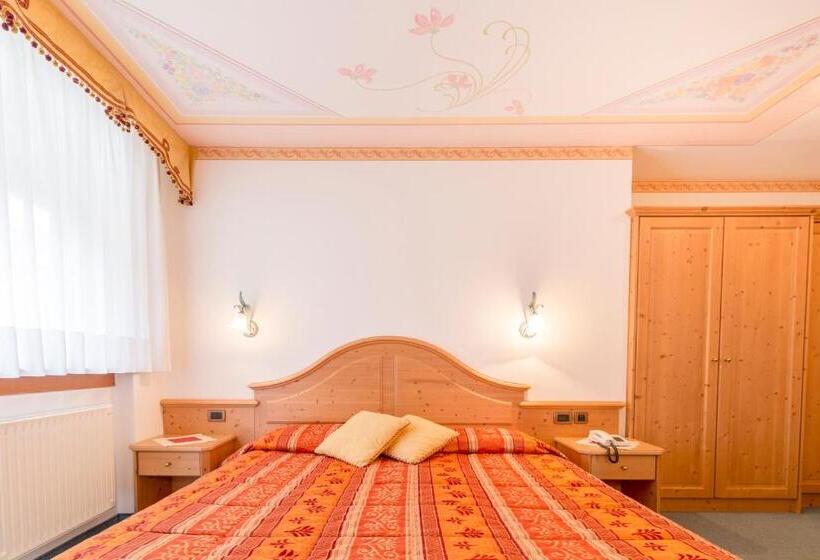 בית מלון כפרי Garni La Stua